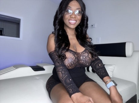 thick wet ebony porno pic