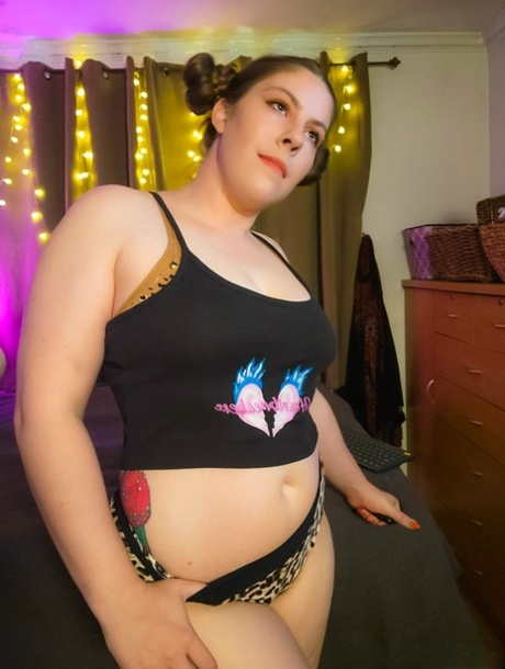 thick pixi nude galleries