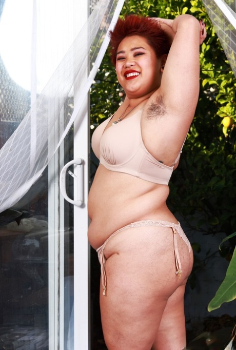 horny bbw stepmom sexy nude photos