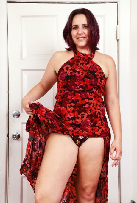 chubby amateur wives posing naked pornos photos