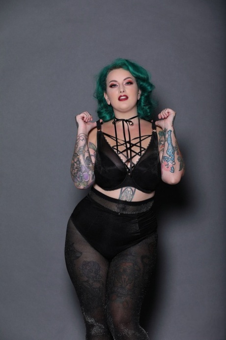 chubby bent o er desk free sex photo