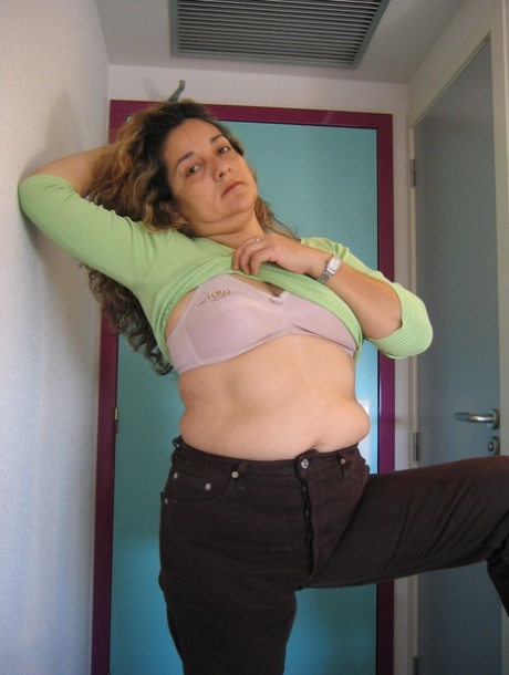 flirtatious bbw mom amateur porn photo