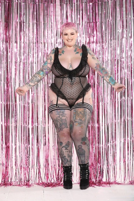 pretty curvy teen hot porn image