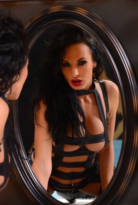 curvy cara adult pictures